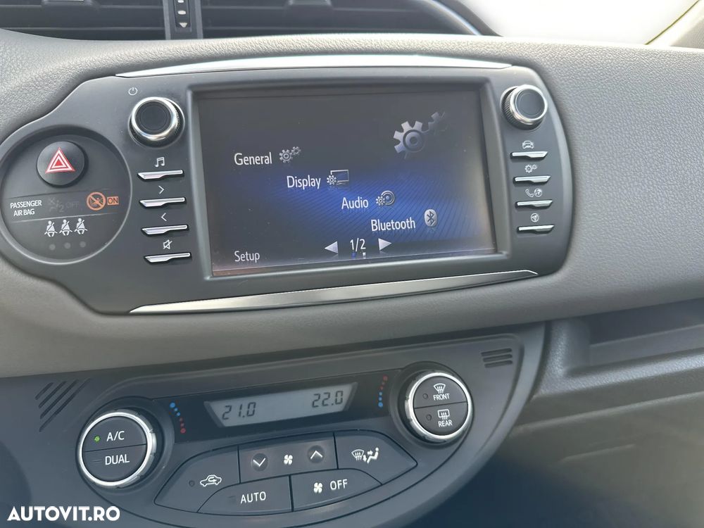 Toyota Yaris - 22