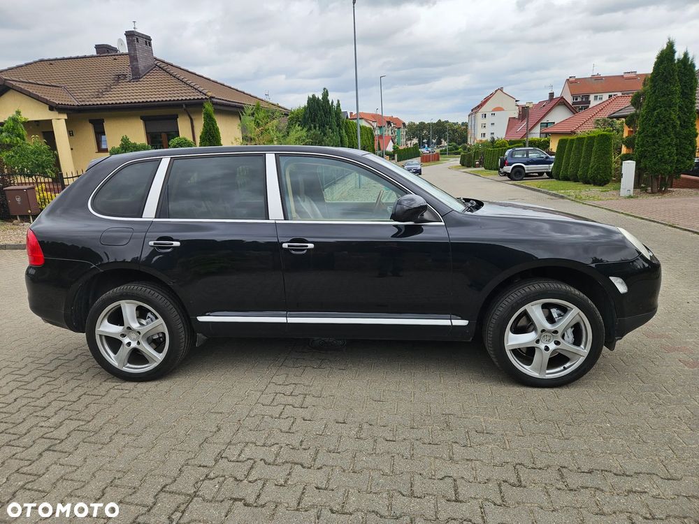 Porsche Cayenne - 2