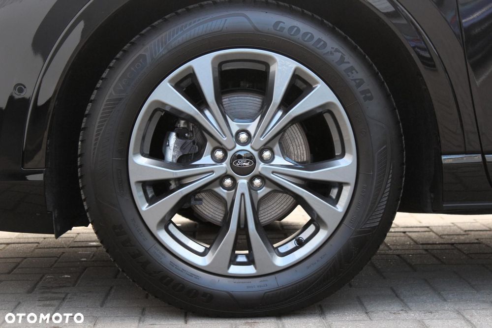 Ford Kuga - 4