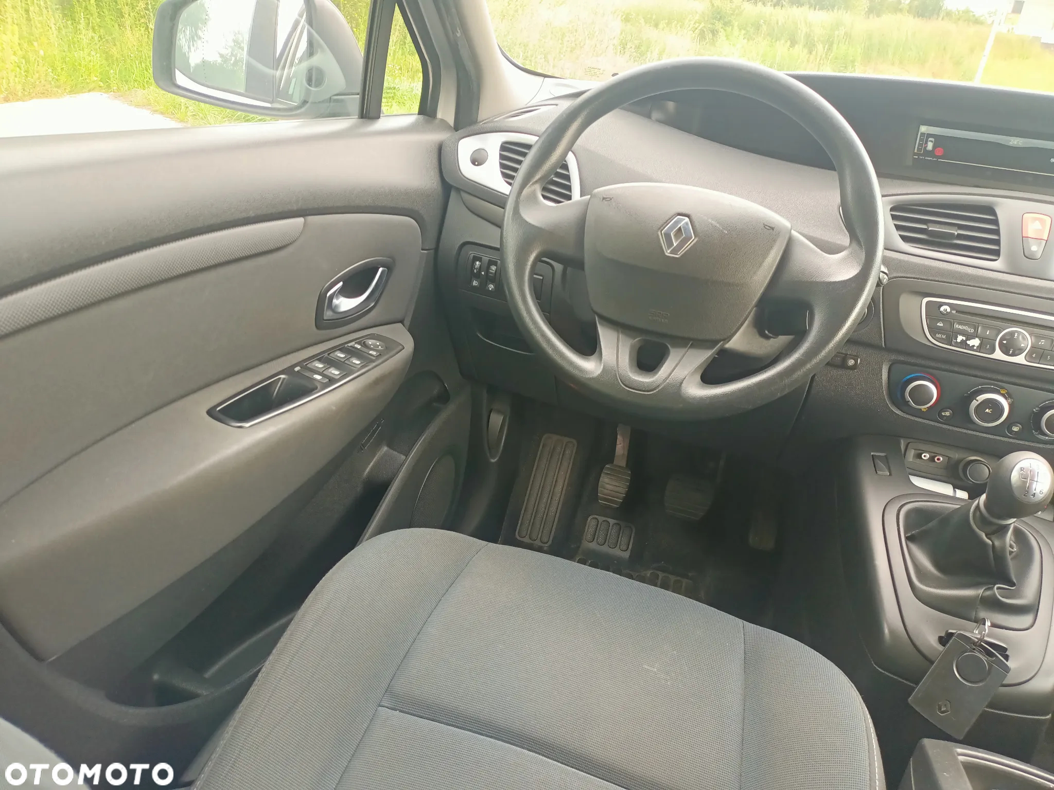 Renault Scenic 1.6 16V 110 Expression - 11