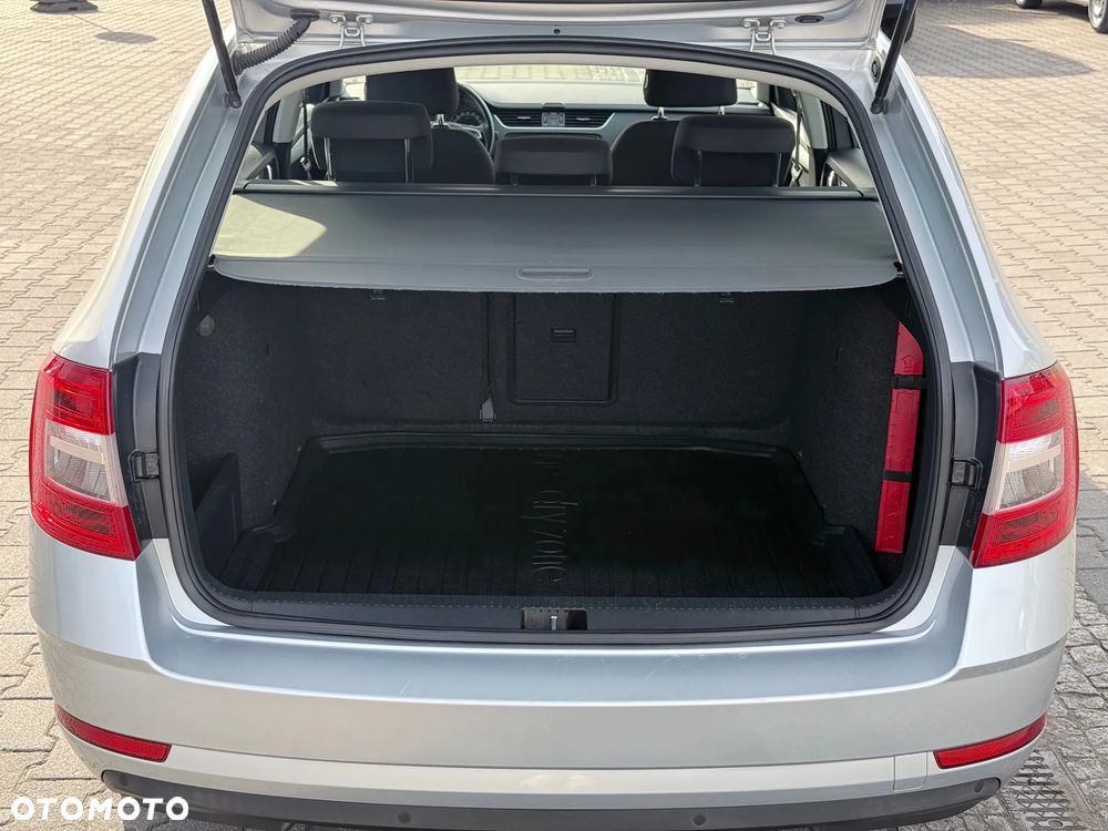 Skoda Octavia 2.0 TDI Ambition DSG - 8