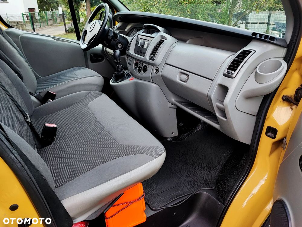 Opel Vivaro - 11