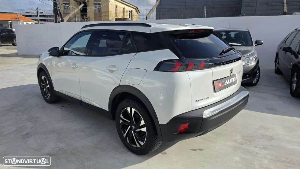 Peugeot e-2008 Allure - 3