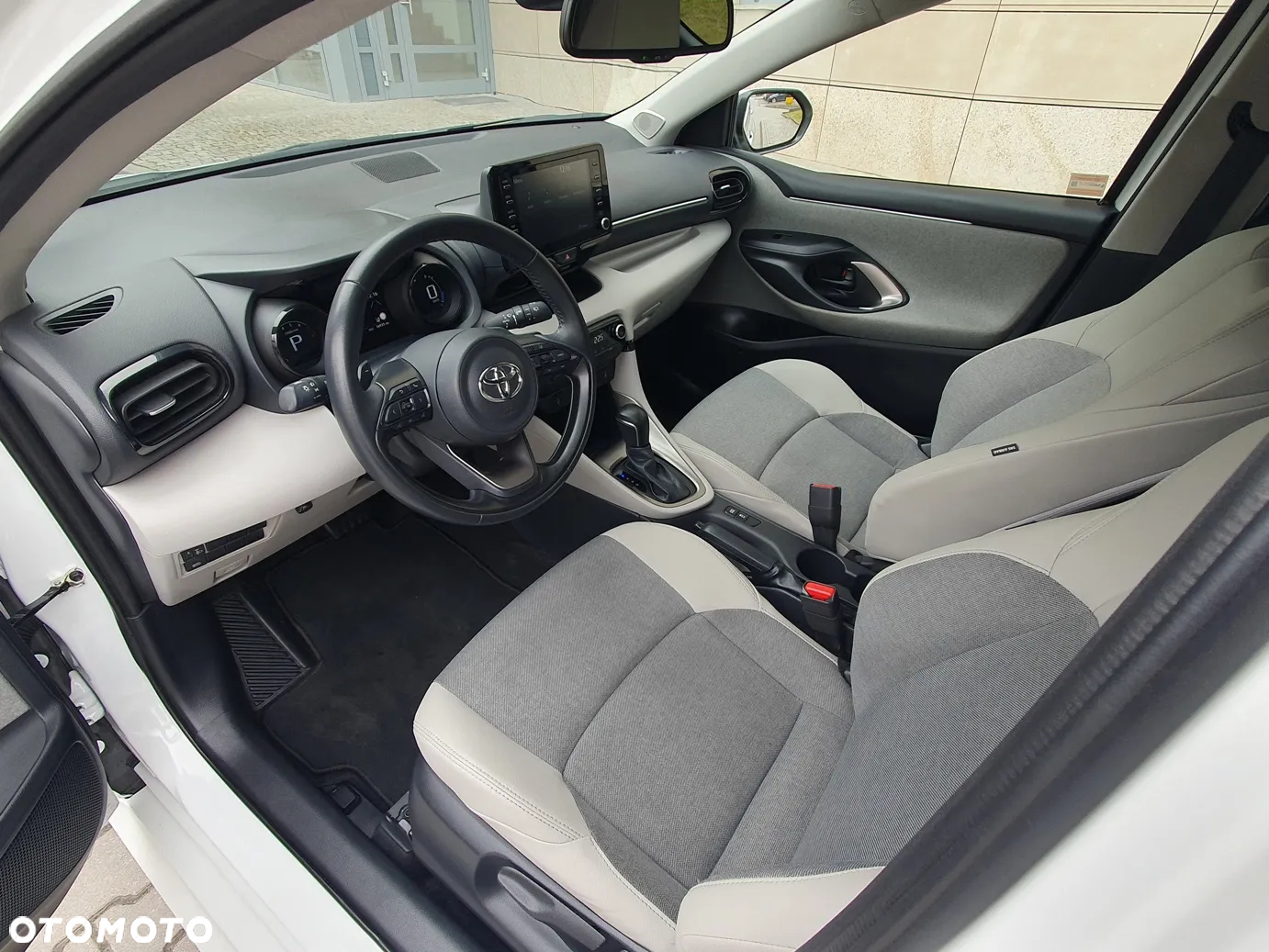 Toyota Yaris 1.5 Executive CVT - 15