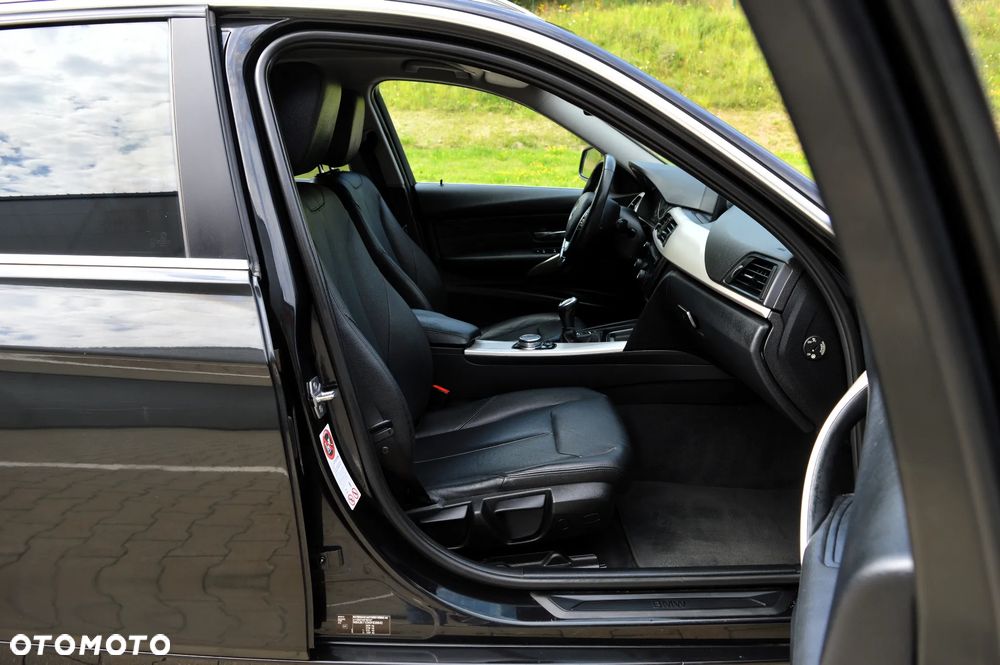 BMW Seria 3 318d Sport Line - 10