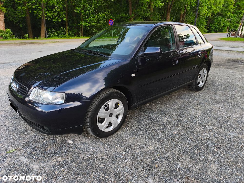 Audi A3 Sportback - 1