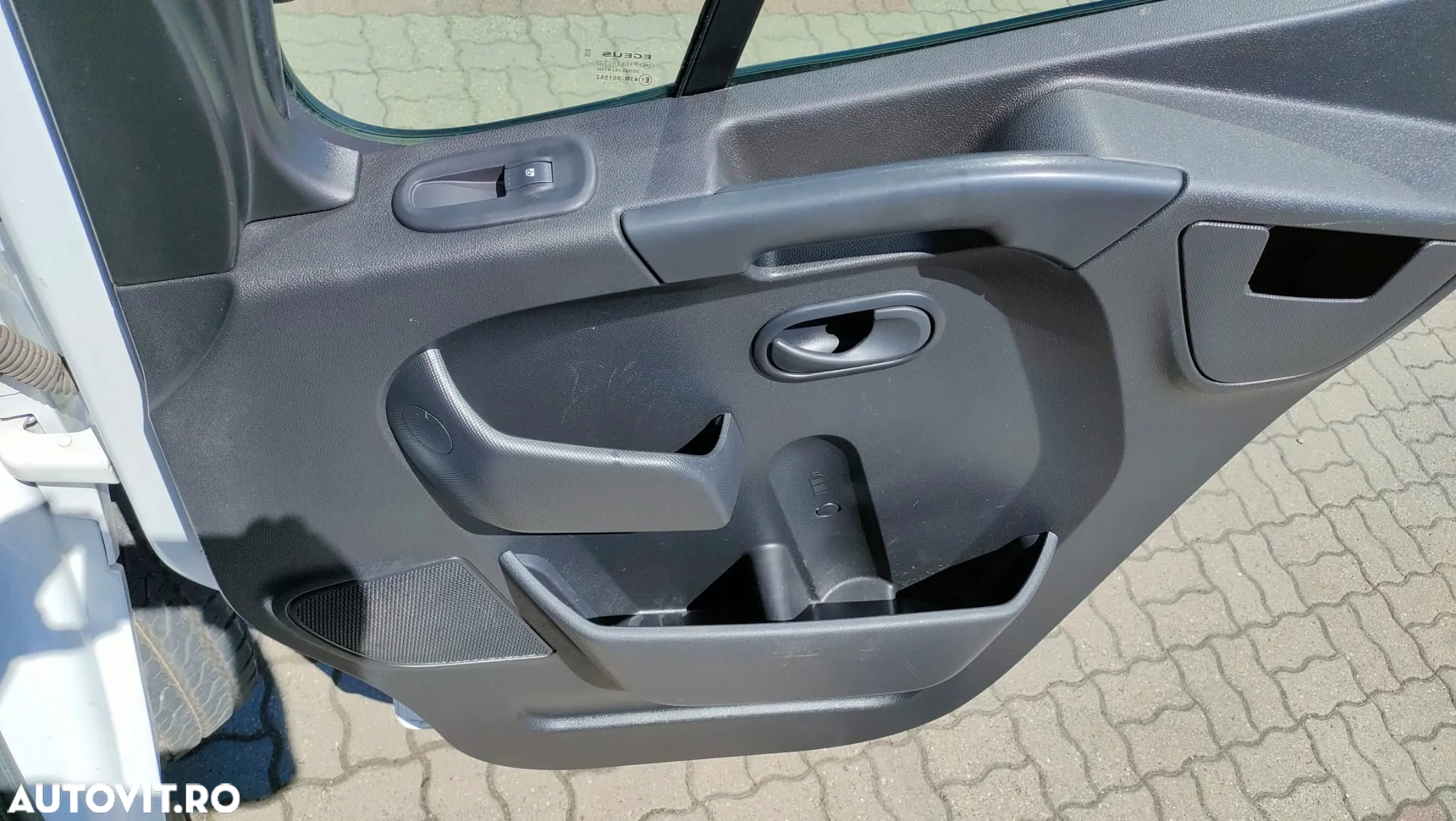Renault Master 2.3 Energy dCi 145 TT Combi 3,5t L2H2 8+1 locuri Confort 4,7 m3 - 17