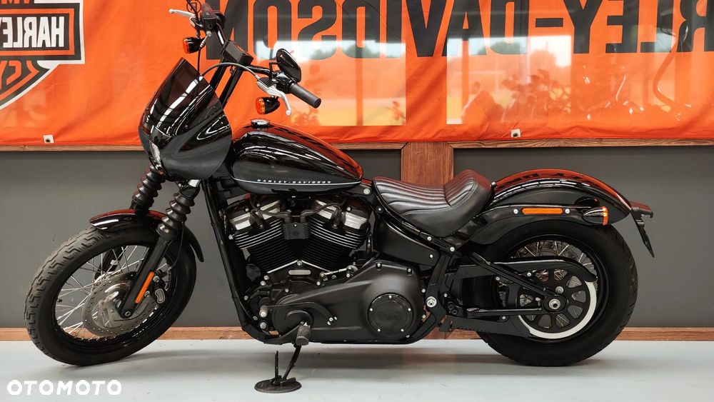Harley-Davidson Softail Street Bob - 16