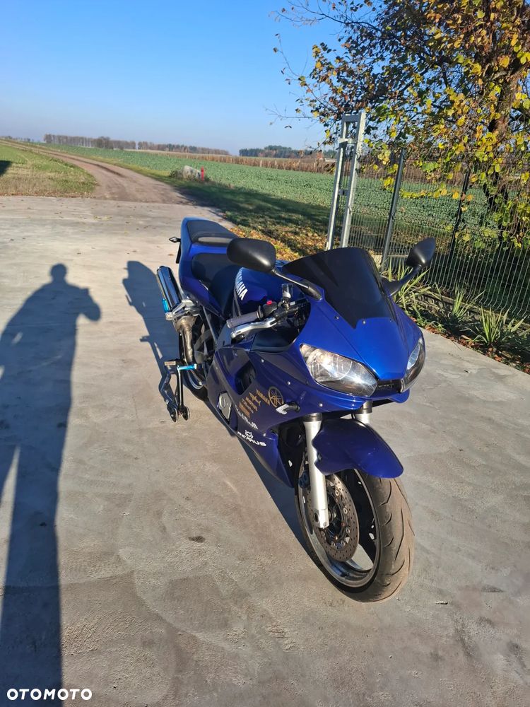 Yamaha R6 - 4