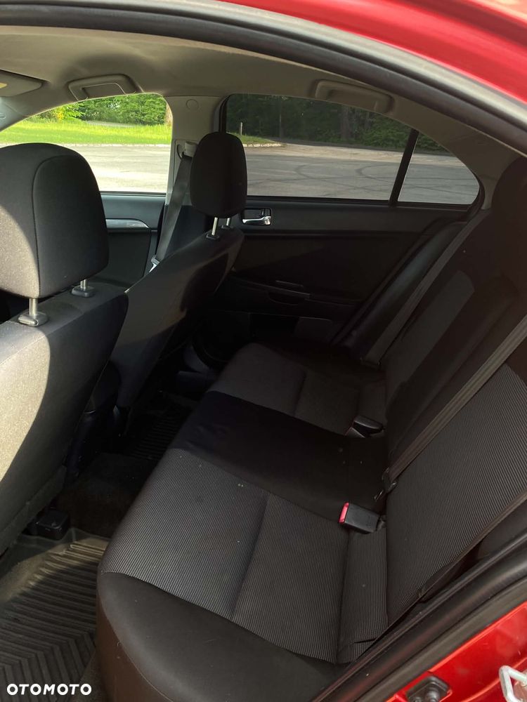 Mitsubishi Lancer 1.8 Invite - 26