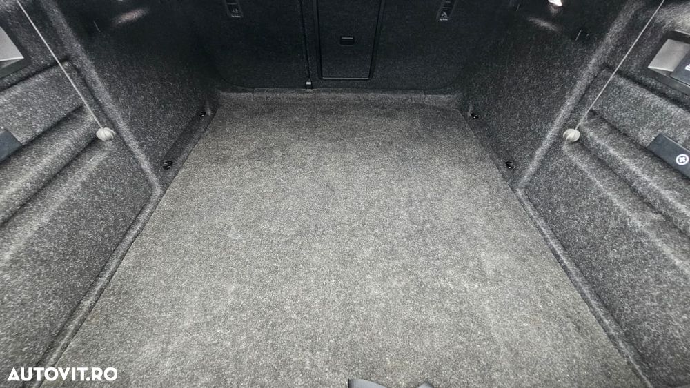 Skoda Superb 2.0 TDI DSG Premium Edition - 26