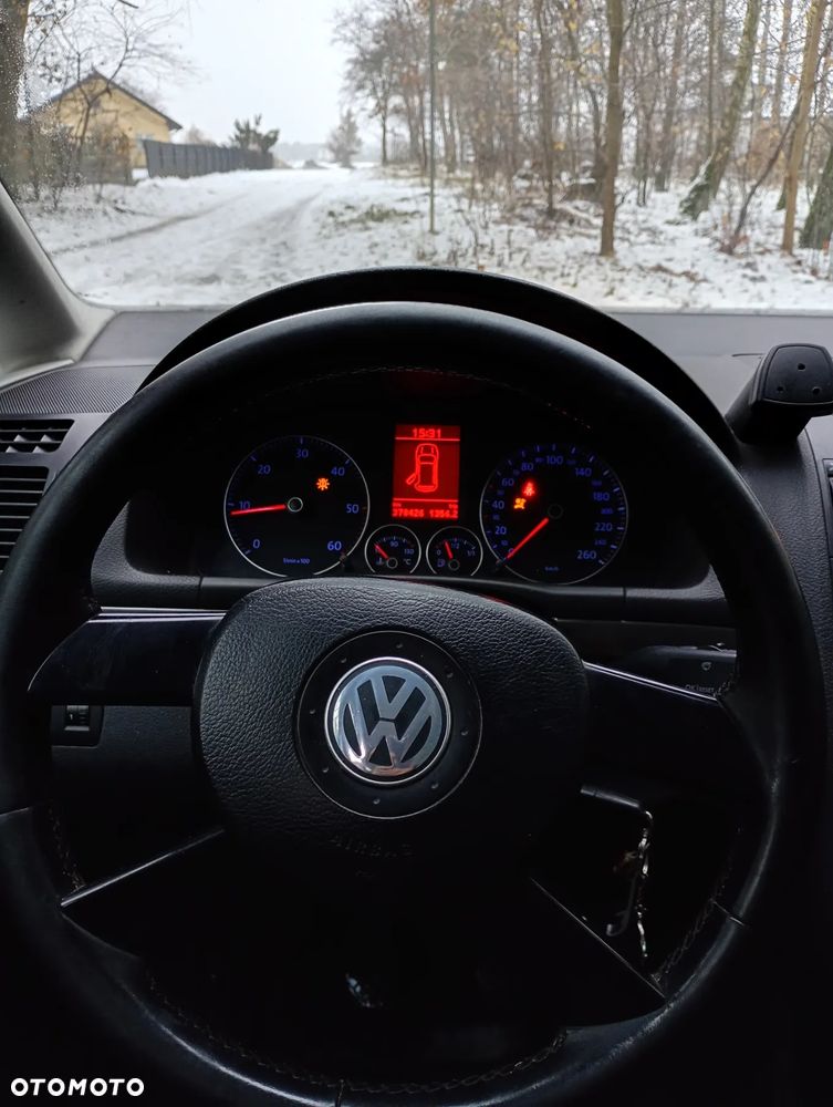 Volkswagen Touran 2.0 TDI Trendline - 8