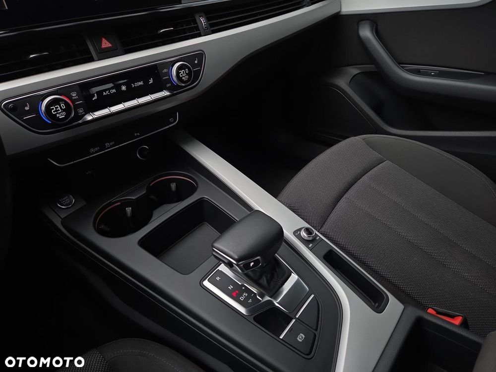 Audi A4 Limousine - 14