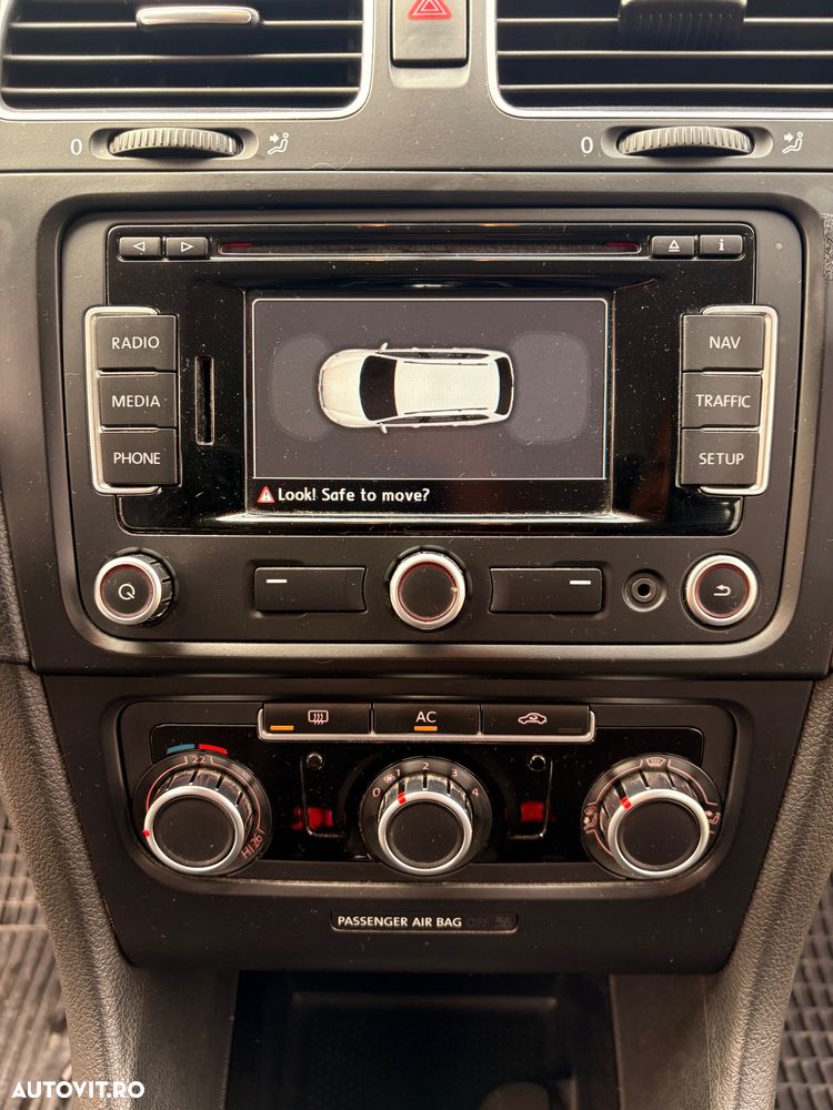 Volkswagen Golf 1.6 TDI DPF BlueMotion Technology Highline - 10