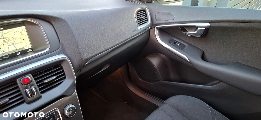 Volvo V40 D4 Kinetic - 12