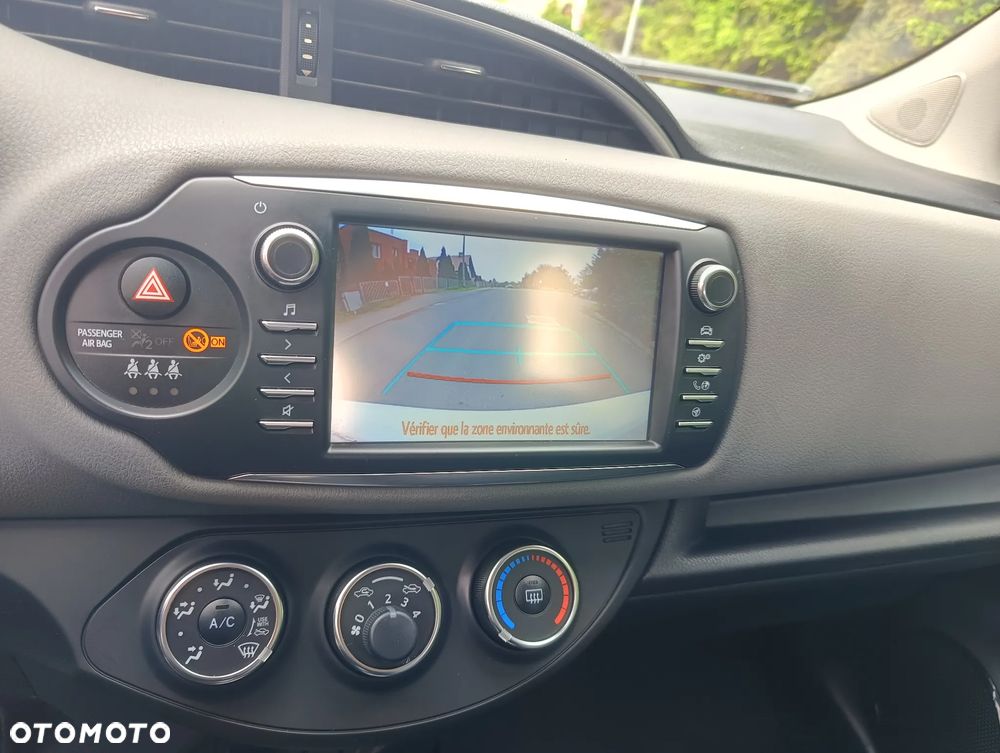 Toyota Yaris 1.5 Premium - 8