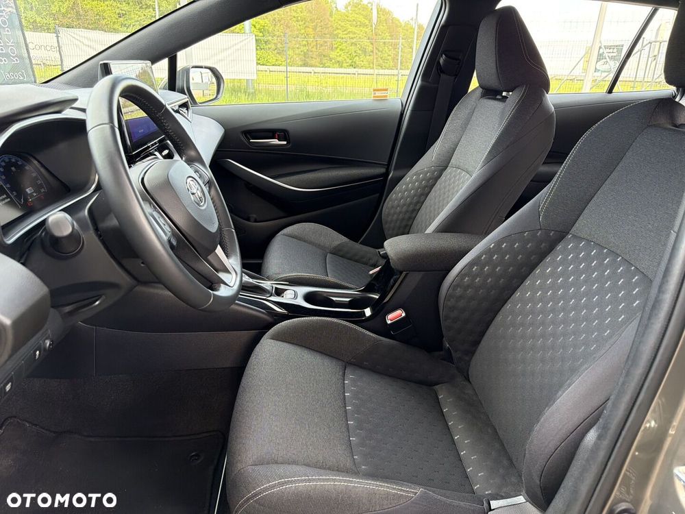 Toyota Corolla - 12