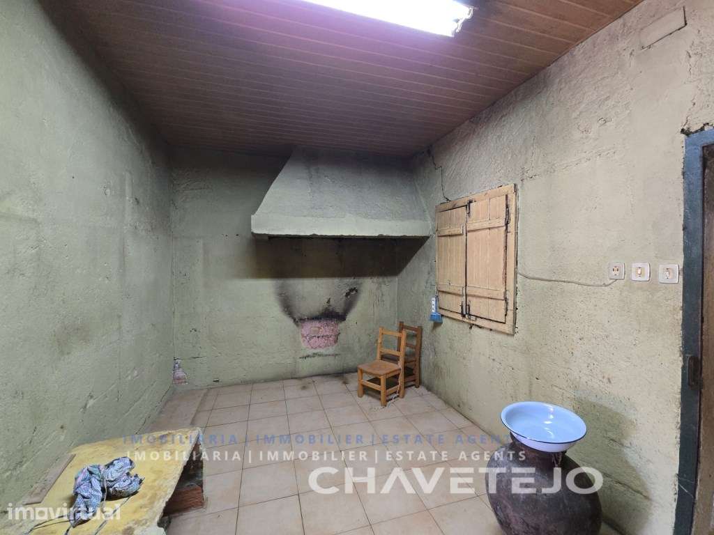 CasaTradicional com Terreno e Eira para venda a cerca de 10 minutos... - Grande imagem: 5/17