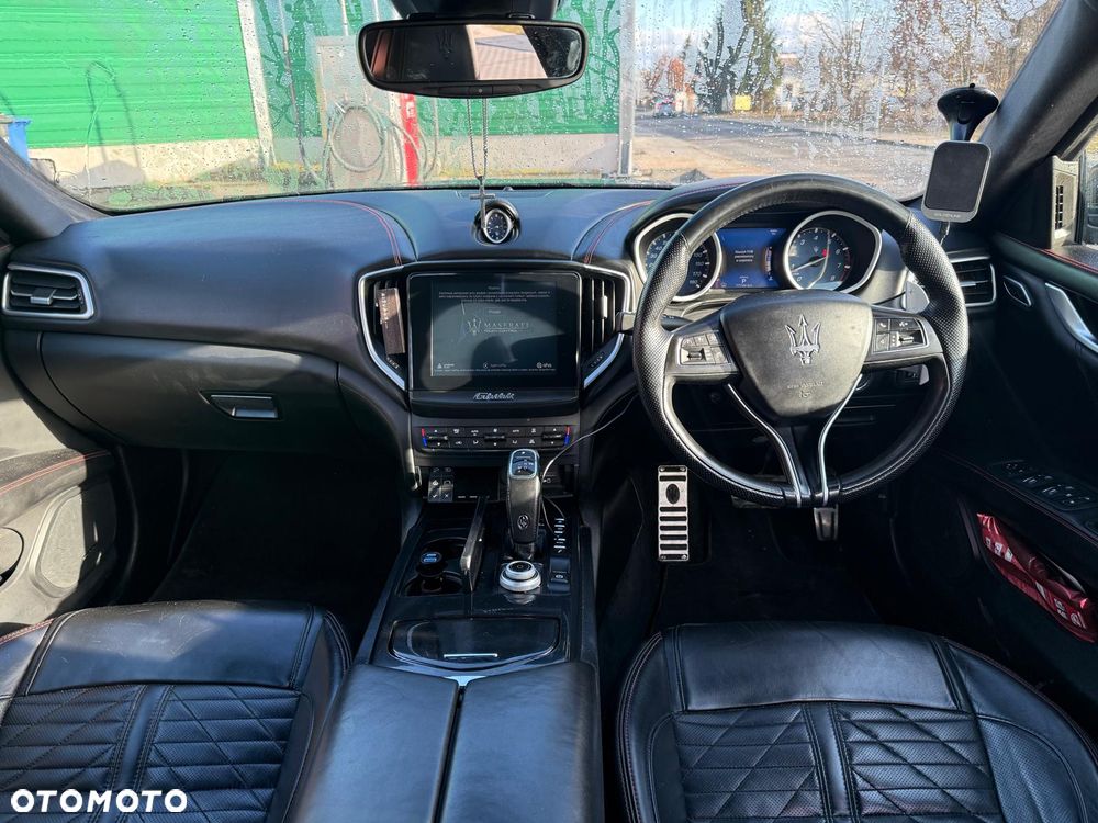 Maserati Ghibli S GranSport - 18