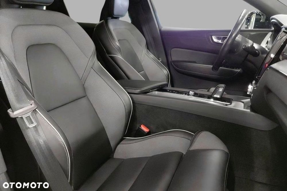 Volvo XC 60 T6 AWD Recharge Geartronic RDesign - 13