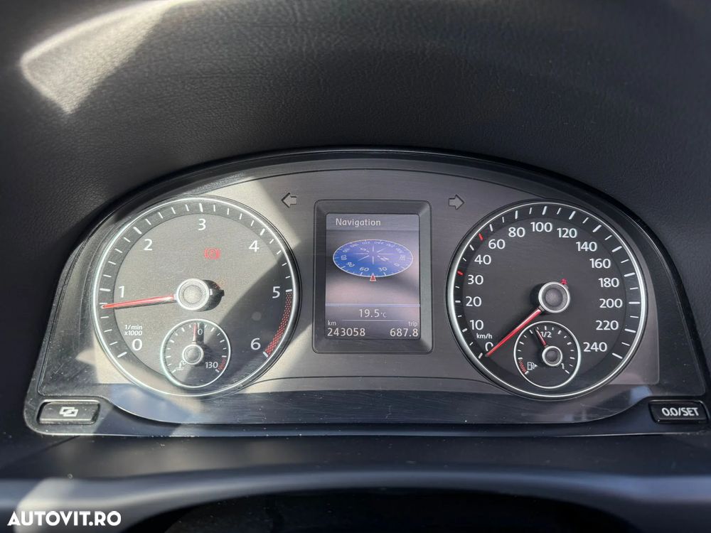 Volkswagen Touran 1.6 TDI DPF BlueMotion Technology Highline - 15