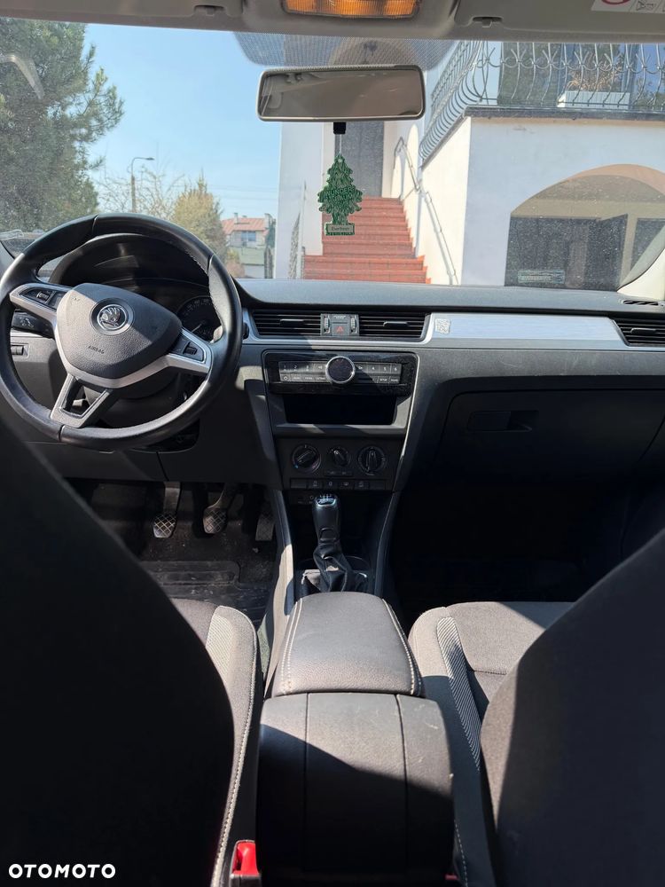 Skoda RAPID 1.2 TSI Active - 5