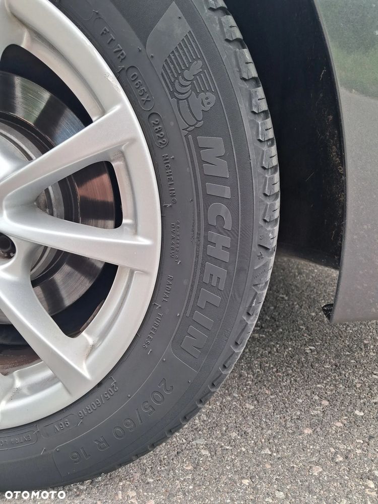 BMW Seria 3 318d DPF - 16