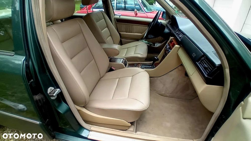 Mercedes-Benz Klasa E 300 D Turbo - 6