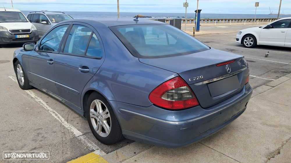Mercedes-Benz E 220 CDI Avantgarde Aut. - 10
