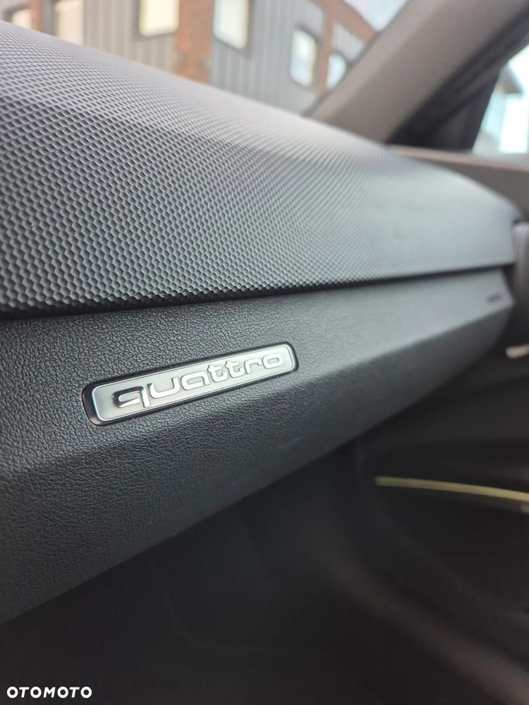 Audi TT S Coupé - 15