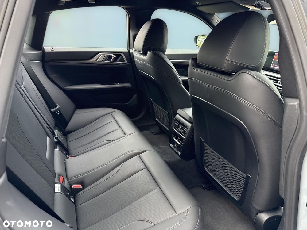 BMW i4 - 19