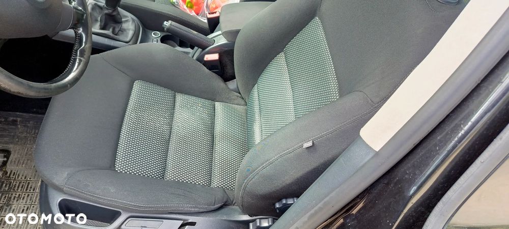 Skoda Octavia 1.6 FSI Ambiente - 8