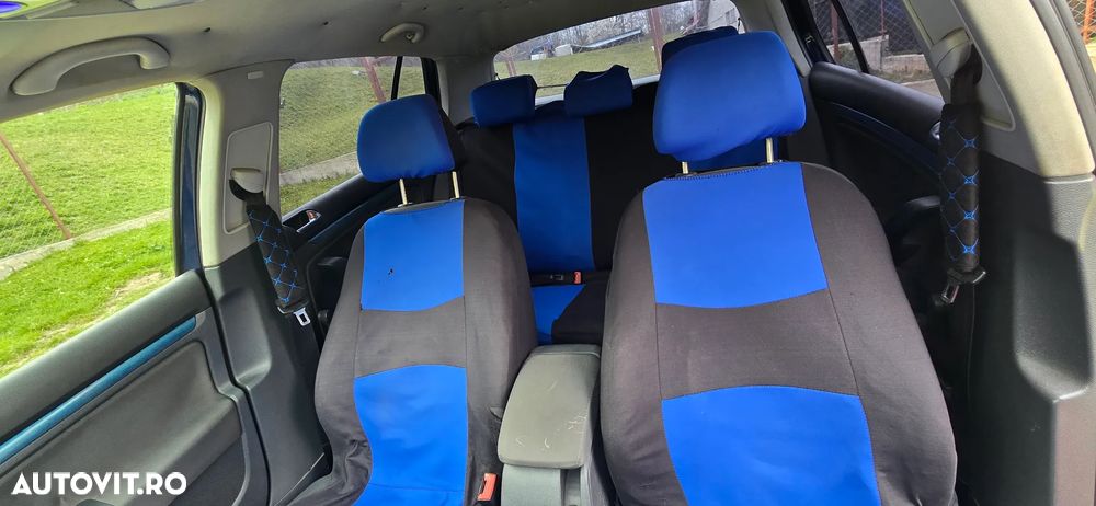 Volkswagen Golf 2.0 DPF GTD - 11