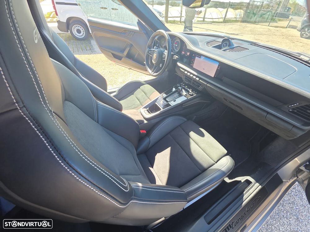 Porsche 911 (992) Targa 4 GTS PDK - 24