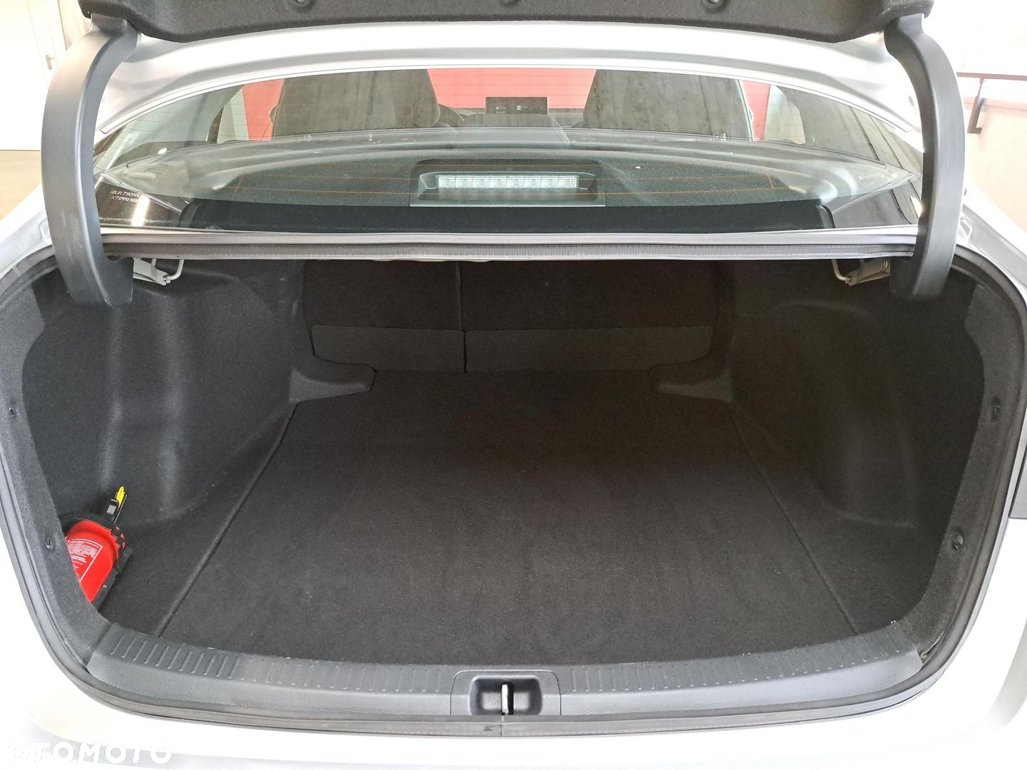 Toyota Corolla 1.8 Hybrid Comfort - 13