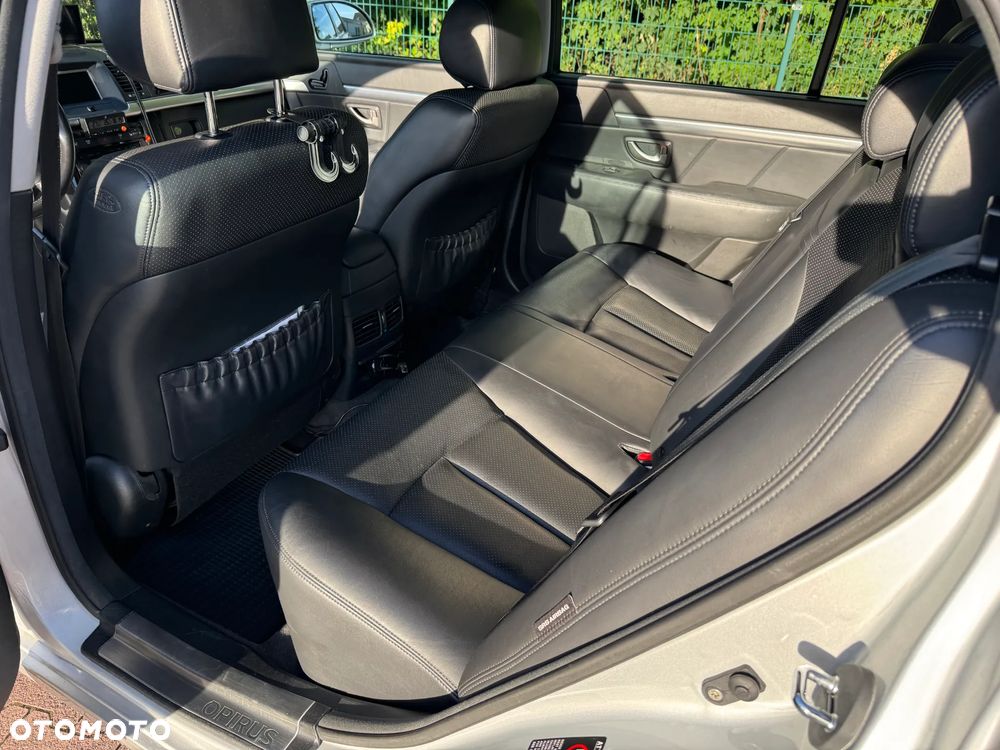Kia Opirus 3.8 V6 - 11