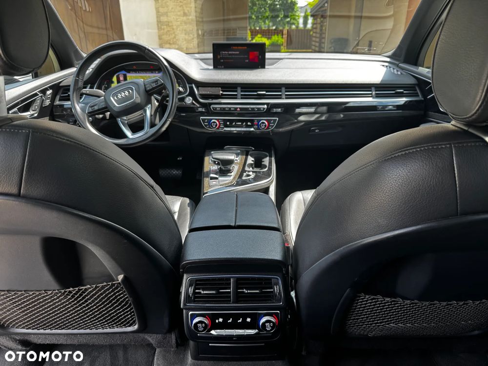 Audi Q7 - 10