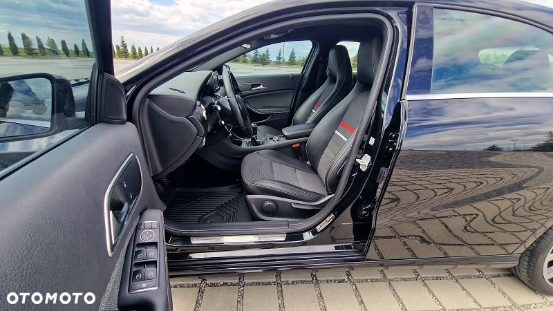 Mercedes-Benz Klasa A 180 CDI (BlueEFFICIENCY) Urban - 25