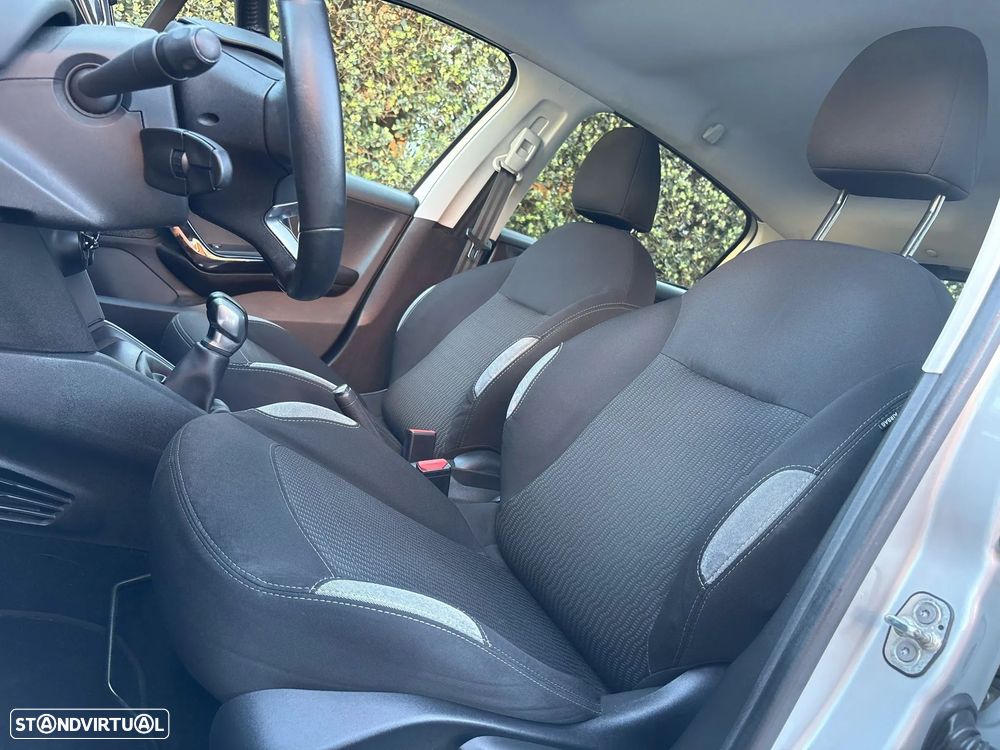 Peugeot 208 1.4 HDi SE Style - 6