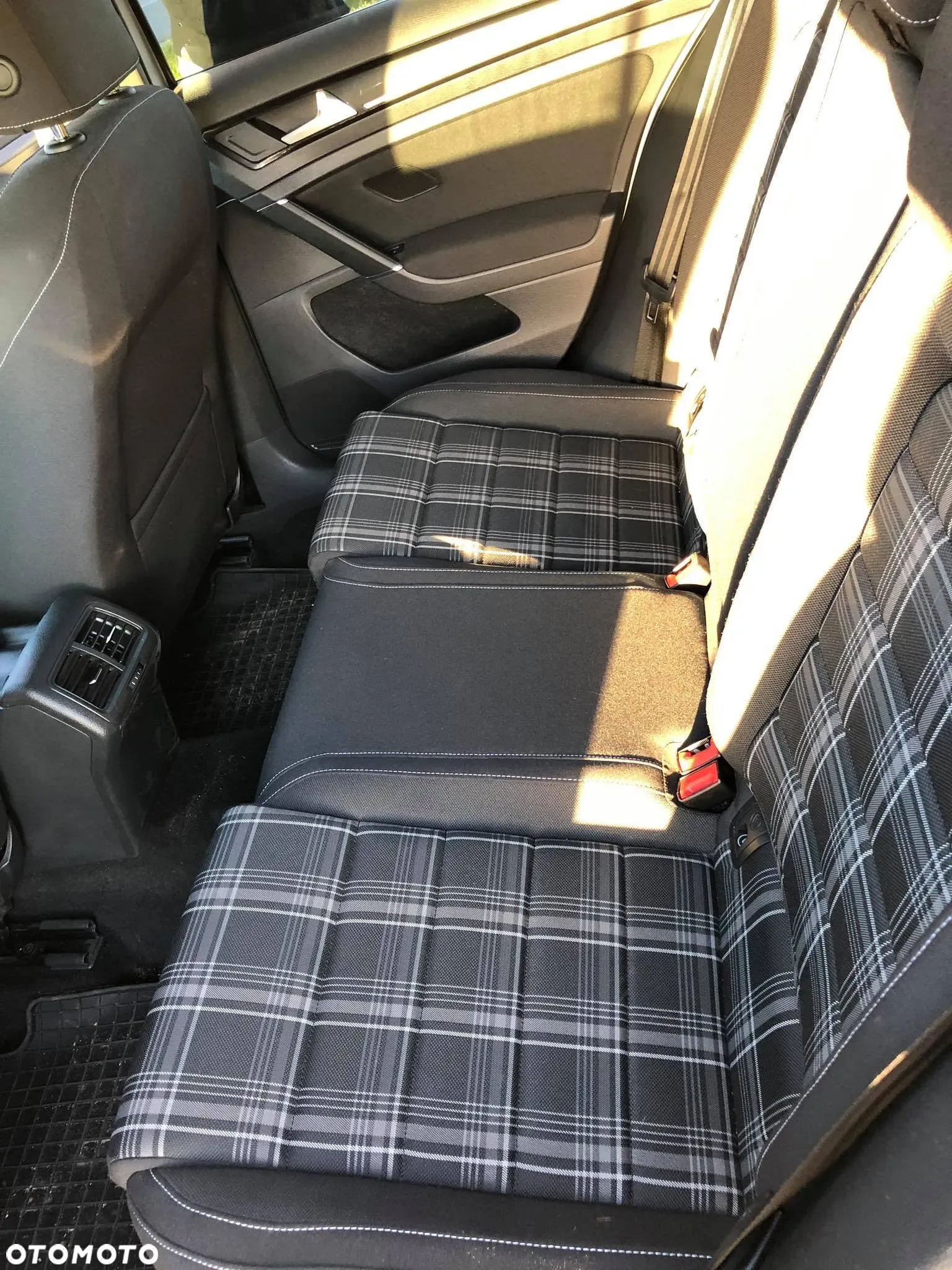 Volkswagen Golf VII 2.0 TDI BMT GTD - 5
