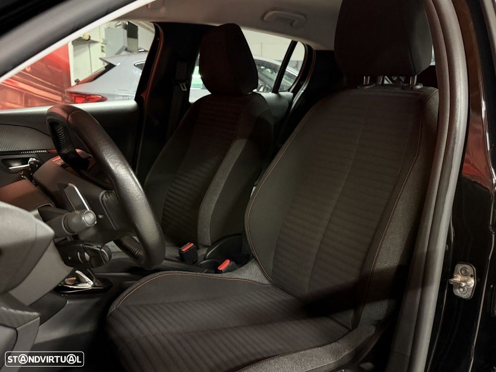 Peugeot 208 PureTech 100 EAT8 Active - 6