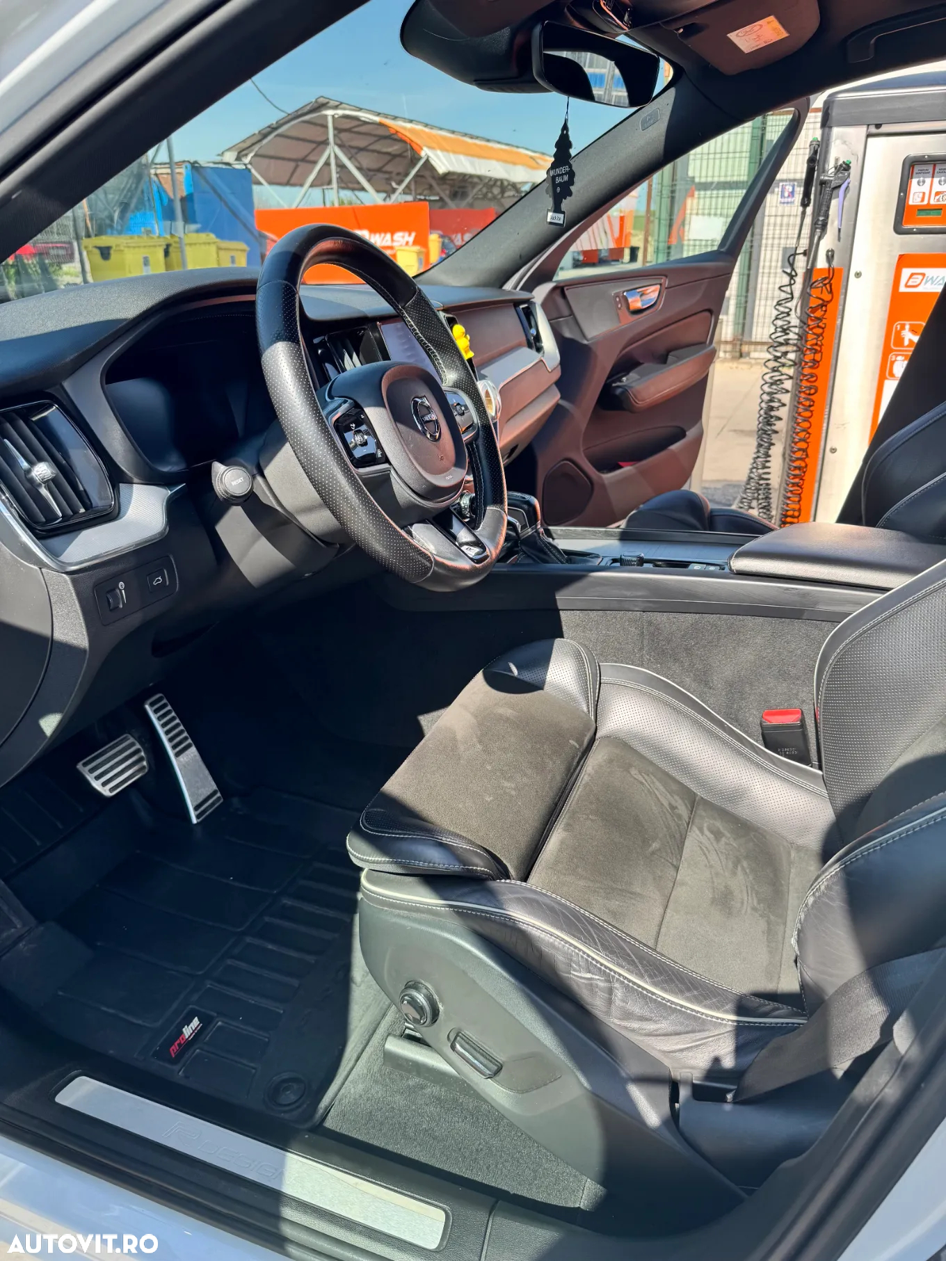 Volvo XC 60 D4 Geartronic RDesign - 11