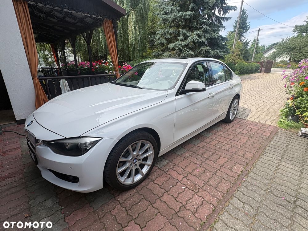 BMW Seria 3 328i - 1