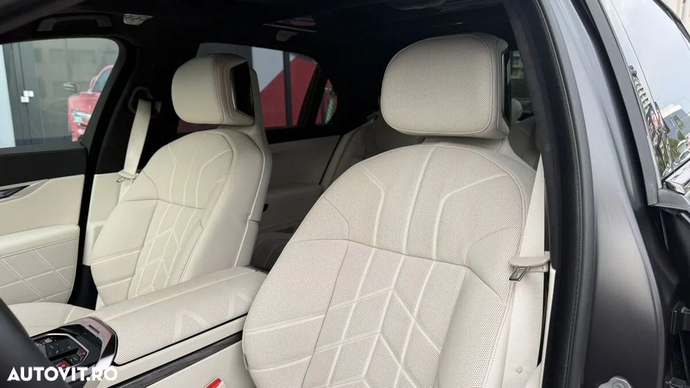 BMW M7 M760e xDrive AT PHEV - 12