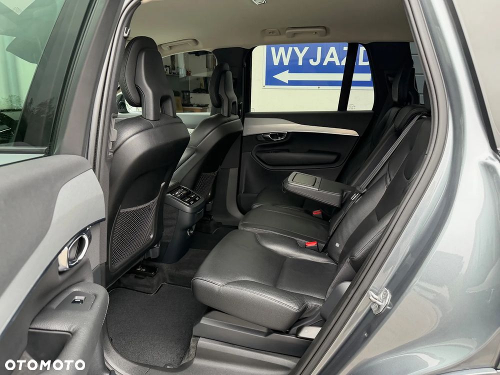 Volvo XC 90 D5 AWD Geartronic RDesign - 16