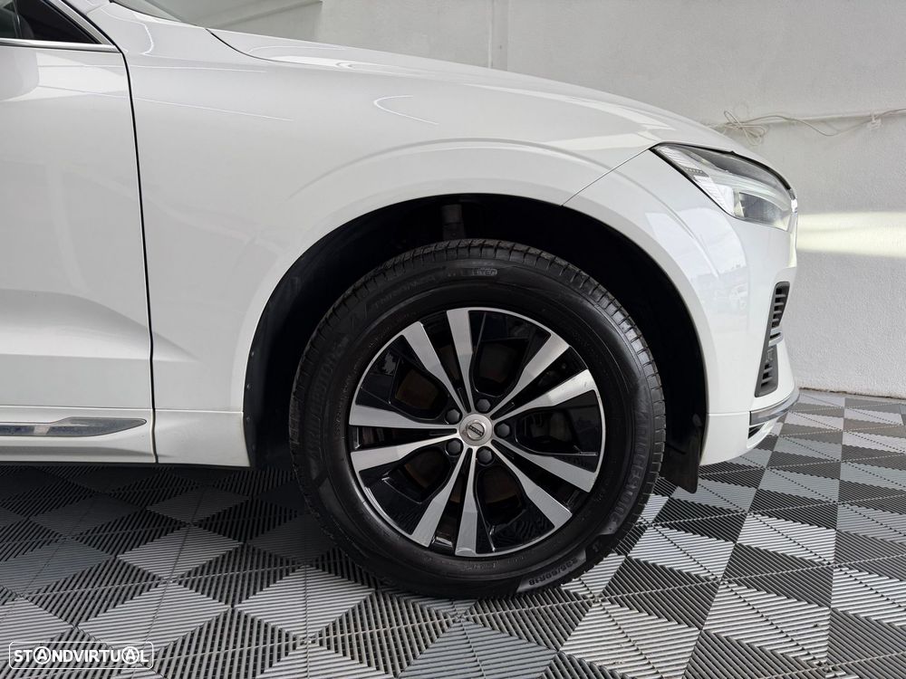 Volvo XC 60 2.0 T6 PHEV Inscription Expression AWD - 28