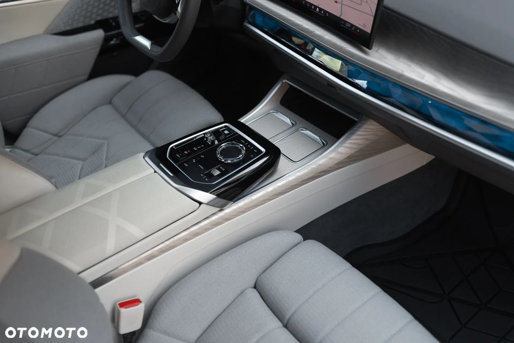 BMW i7 105.7kWh xDrive60 - 30