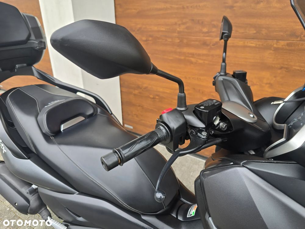 Yamaha X-max - 26