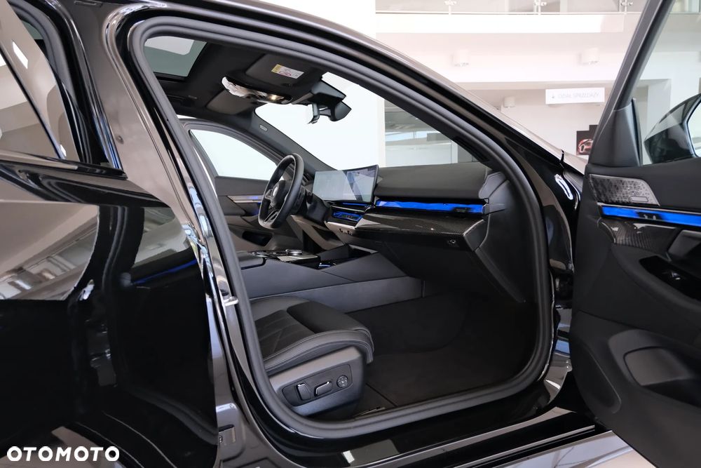 BMW Seria 5 520d xDrive mHEV M Sport - 24