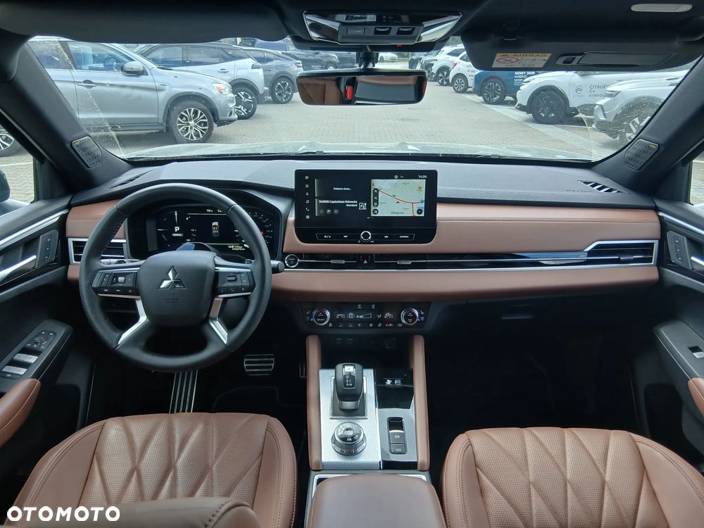 Mitsubishi Outlander Instyle Plus - 16
